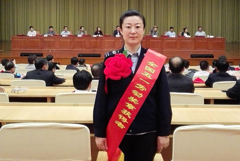 曲立琳——全國五一勞動(dòng)獎(jiǎng)?wù)?>
                                    </div>
                                    <div   id=